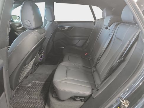 Certified 2025 Audi Q8 Premium Plus AWD/4WD image 28
