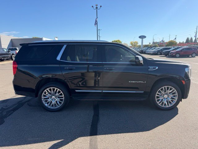 Used 2024 GMC Yukon Denali w/ Advanced Technology Package AWD/4WD image 11