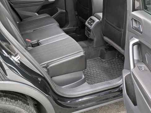 Used 2022 Volkswagen Tiguan SE R-Line image 25