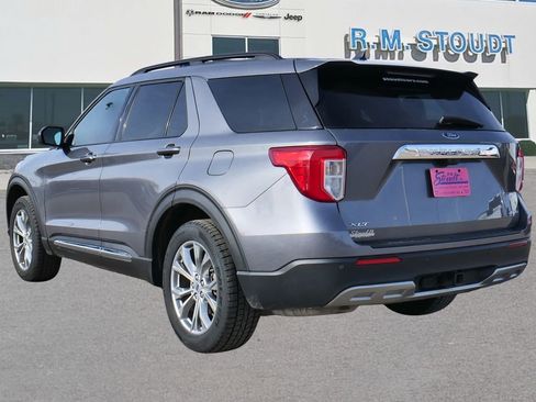 Used 2021 Ford Explorer XLT w/ Equipment Group 202A image 5