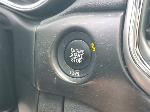 Used 2017 Jeep Grand Cherokee Altitude image 28