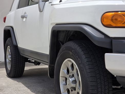 Used 2013 Toyota FJ Cruiser 4WD w/ Upgrade Pkg image 42