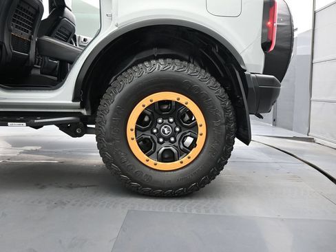 Used 2023 Ford Bronco Badlands w/ Sasquatch Package AWD/4WD image 21