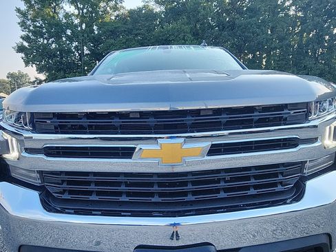 Used 2022 Chevrolet Silverado 1500 LT AWD/4WD image 11