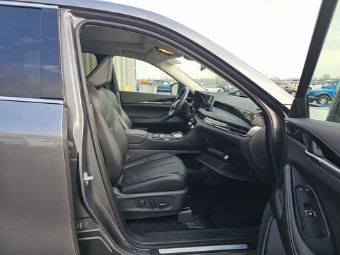 Certified 2025 INFINITI QX60 Pure image 8