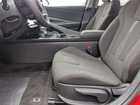New 2025 Hyundai Elantra SEL image 13