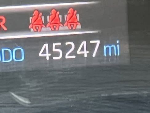 Used 2021 Toyota RAV4 XLE image 36