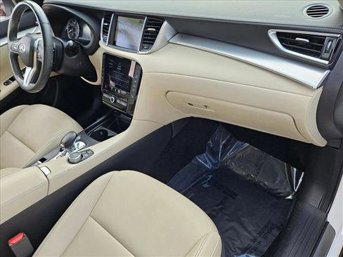 Used 2021 INFINITI QX50 Essential image 21