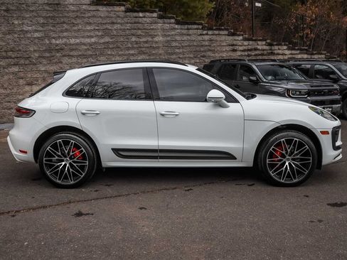 Used 2024 Porsche Macan image 4