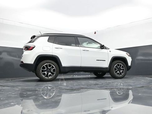 Used 2025 Jeep Compass Trailhawk w/ Trailer Tow Group image 55