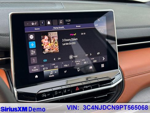 Used 2023 Jeep Compass Limited image 26