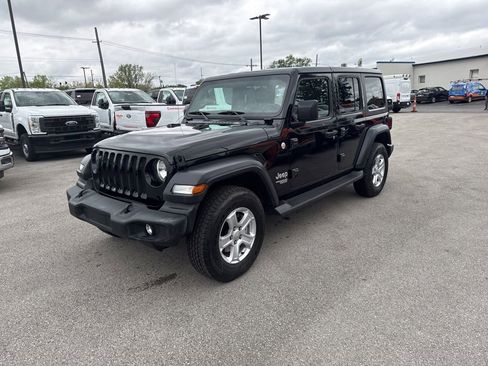 Used 2019 Jeep Wrangler Unlimited Sport S AWD/4WD image 2
