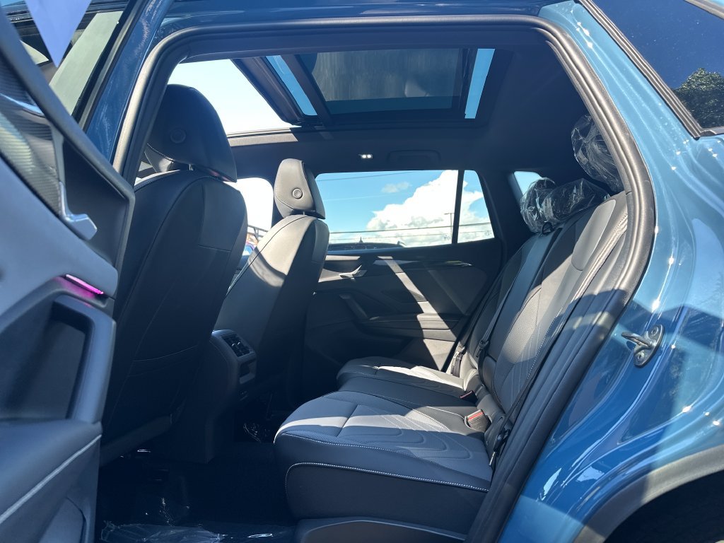 New 2026 Volkswagen Tiguan SE R-Line AWD/4WD image 18