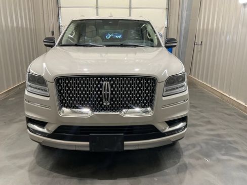 Used 2021 Lincoln Navigator Reserve w/ Luxury Package AWD/4WD image 5