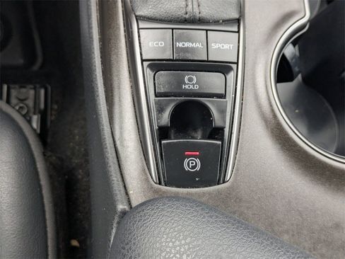 Used 2023 Toyota Camry SE image 20