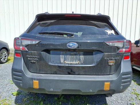 Used 2022 Subaru Outback Wilderness w/ Wilderness Package AWD/4WD image 15