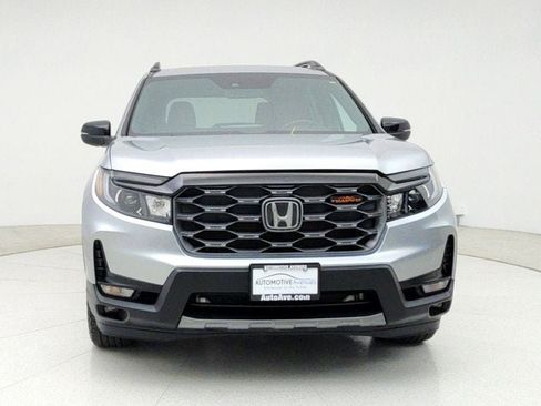 Used 2023 Honda Passport TrailSport image 2