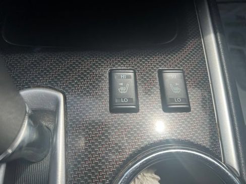 Used 2020 Nissan Pathfinder SL FWD image 10