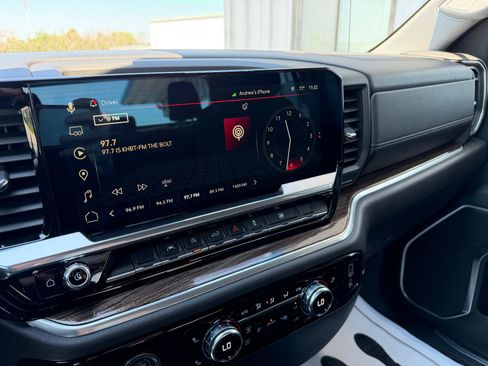 Used 2022 GMC Sierra 1500 Elevation AWD/4WD image 16