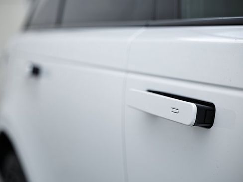 New 2026 Land Rover Range Rover Velar Dynamic SE image 13