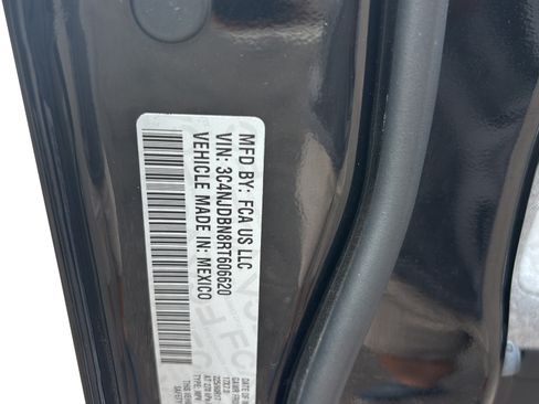 Used 2024 Jeep Compass Latitude AWD/4WD image 16