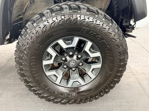 Used 2023 Toyota Tacoma TRD Off-Road AWD/4WD image 11
