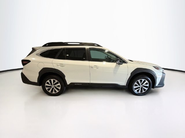 Used 2024 Subaru Outback Premium AWD/4WD image 8