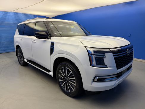Used 2025 Nissan Armada Platinum Reserve AWD/4WD image 2