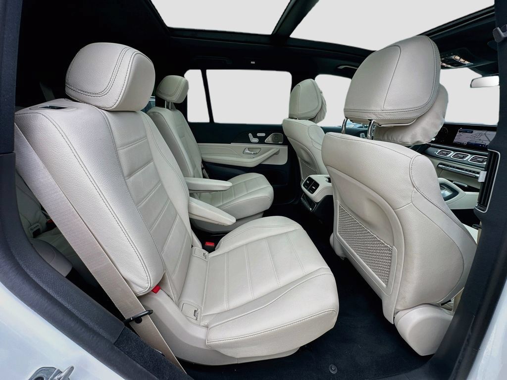 Used 2026 Mercedes-Benz GLS 580 4MATIC image 30