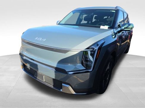 Used 2024 Kia EV9 Wind image 1
