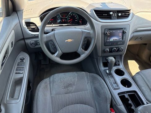 Used 2015 Chevrolet Traverse LS FWD image 18