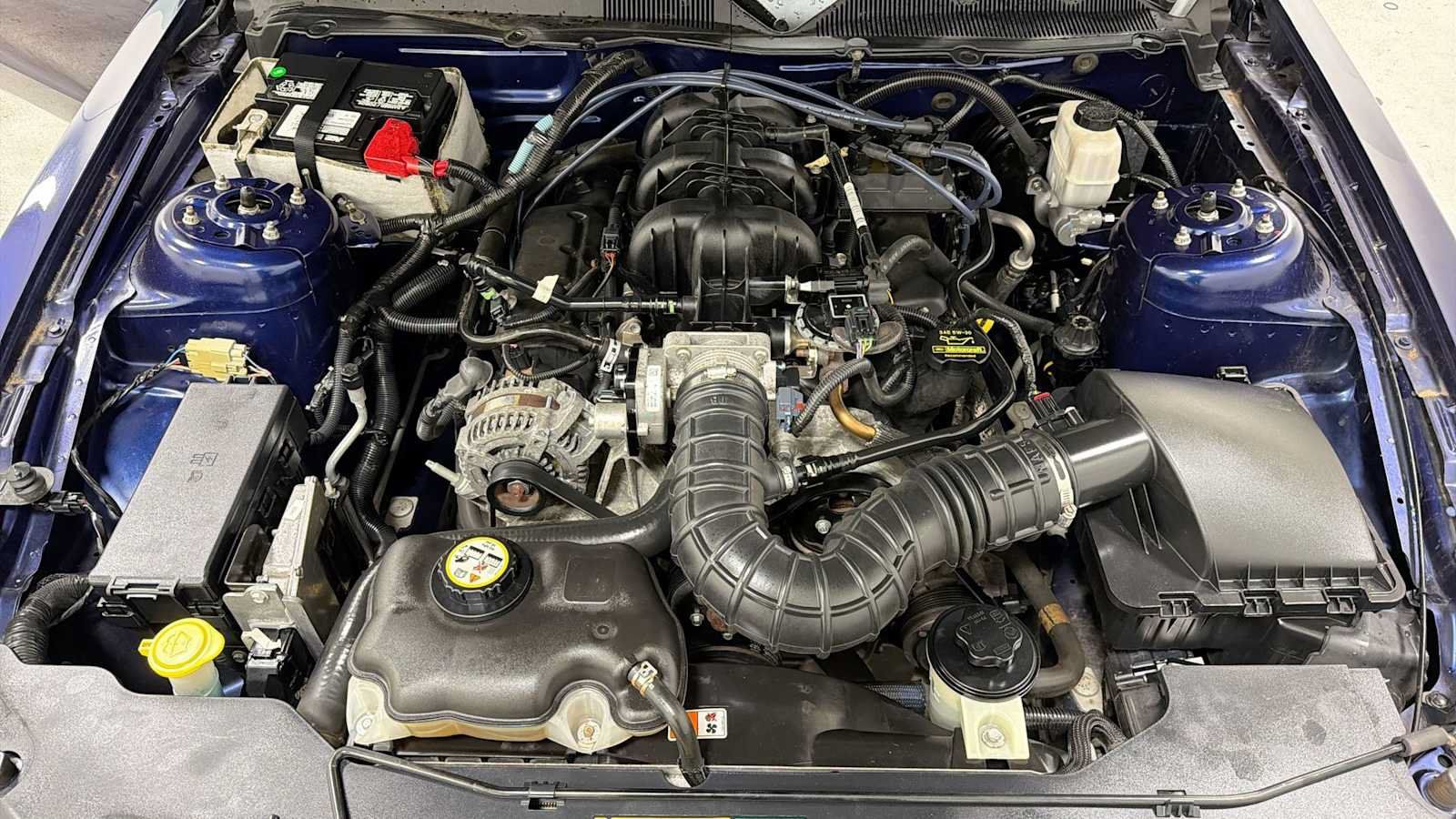 Used 2010 Ford Mustang Convertible RWD image 29