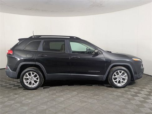 Certified 2016 Jeep Cherokee Sport image 6