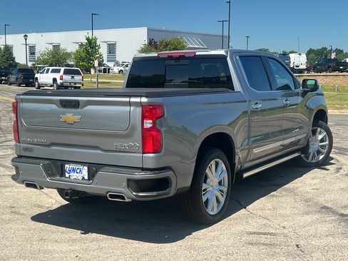 Used 2025 Chevrolet Silverado 1500 High Country AWD/4WD image 4