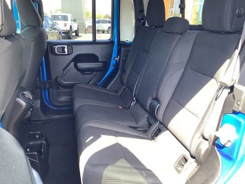 Used 2022 Jeep Gladiator Sport AWD/4WD image 26