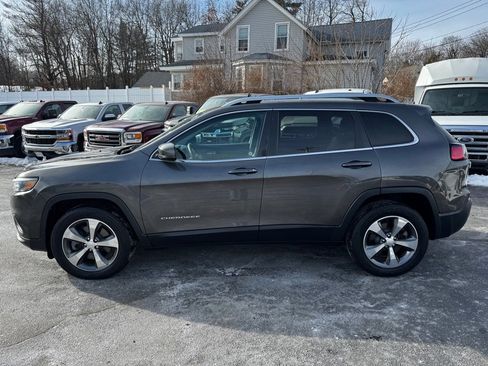Used 2019 Jeep Cherokee Limited image 3