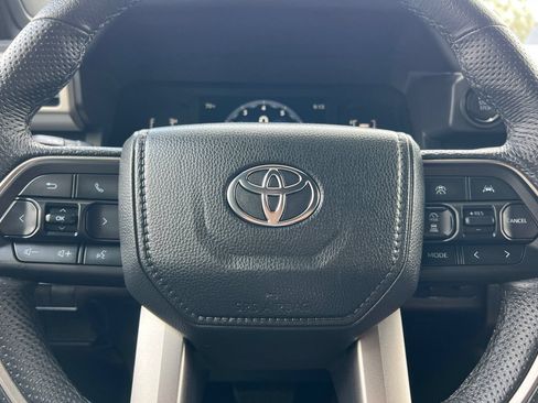 Certified 2025 Toyota Tacoma SR5 w/ SR5 Upgrade Package AWD/4WD image 22