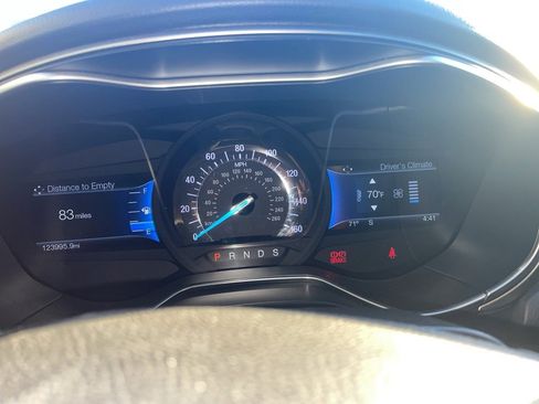 Used 2016 Ford Fusion SE w/ Equipment Group 202A image 6