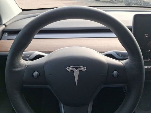 Used 2021 Tesla Model Y Long Range image 19