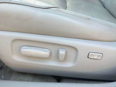 Used 2011 Toyota Avalon image 12