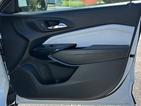 New 2025 Chevrolet Trax LT w/ LT Convenience Package image 9