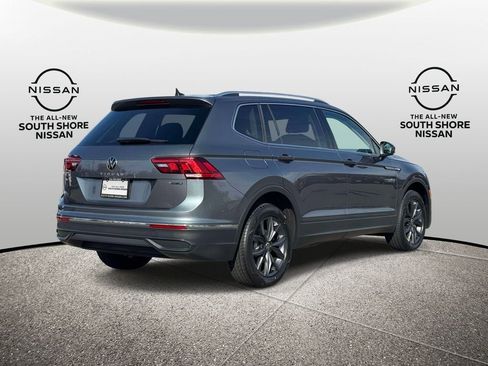 Used 2023 Volkswagen Tiguan SE image 6
