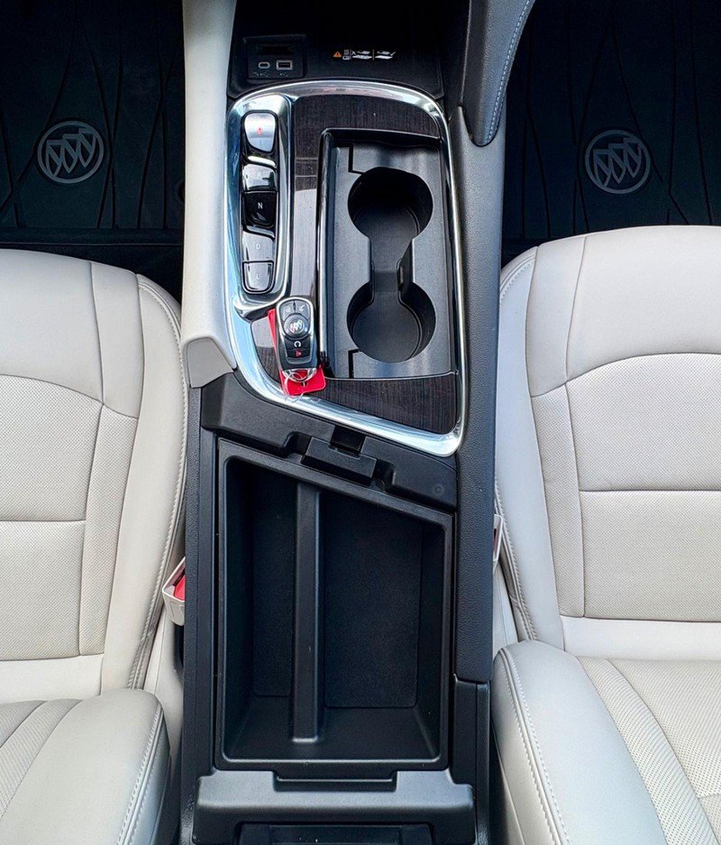 Used 2023 Buick Enclave Essence w/ Experience Buick Package FWD image 16