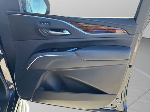 Certified 2024 Cadillac Escalade Premium Luxury image 13