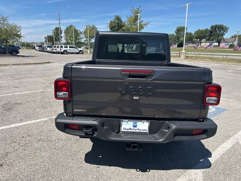 New 2025 Jeep Gladiator Sport image 27