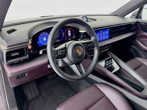 Used 2024 Porsche Macan 4 Electric image 4