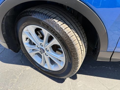 Used 2018 Ford Escape SE w/ SE Sync 3 Package AWD/4WD image 23