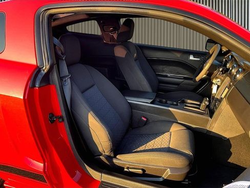 Used 2009 Ford Mustang GT image 7