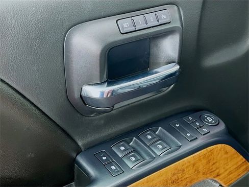 Used 2017 Chevrolet Silverado 1500 High Country image 22