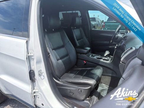 Used 2019 Jeep Grand Cherokee Limited AWD/4WD image 19